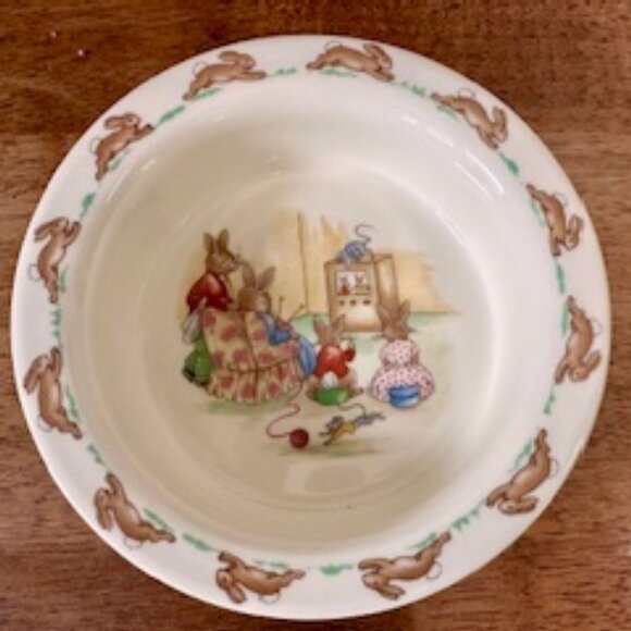 Royal Doulton Bunnykins Heavy Rim Nursery Bowl Vintage Porcelain Made in England - Picture 1 of 3